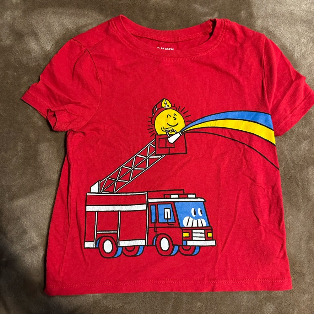 Old Navy T-Shirt